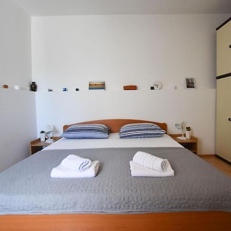 Apartment Murva Примоштен Екстер'єр фото