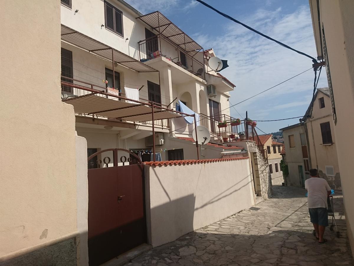 Apartment Murva Примоштен Екстер'єр фото